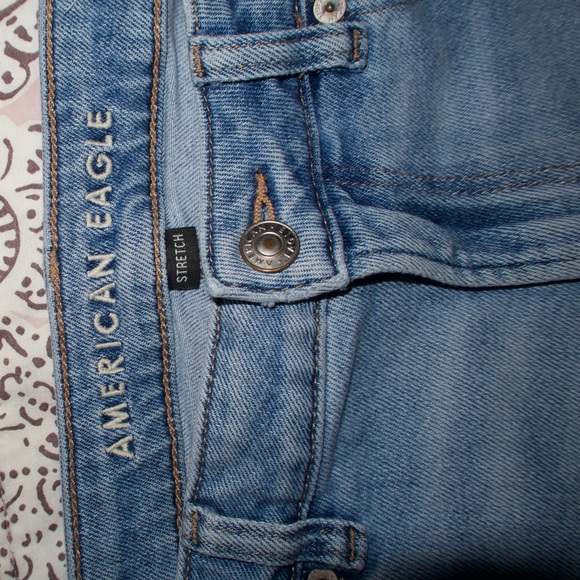 American Eagle Outfitters Light Blue Mom Jeans - Picture 3 of 5